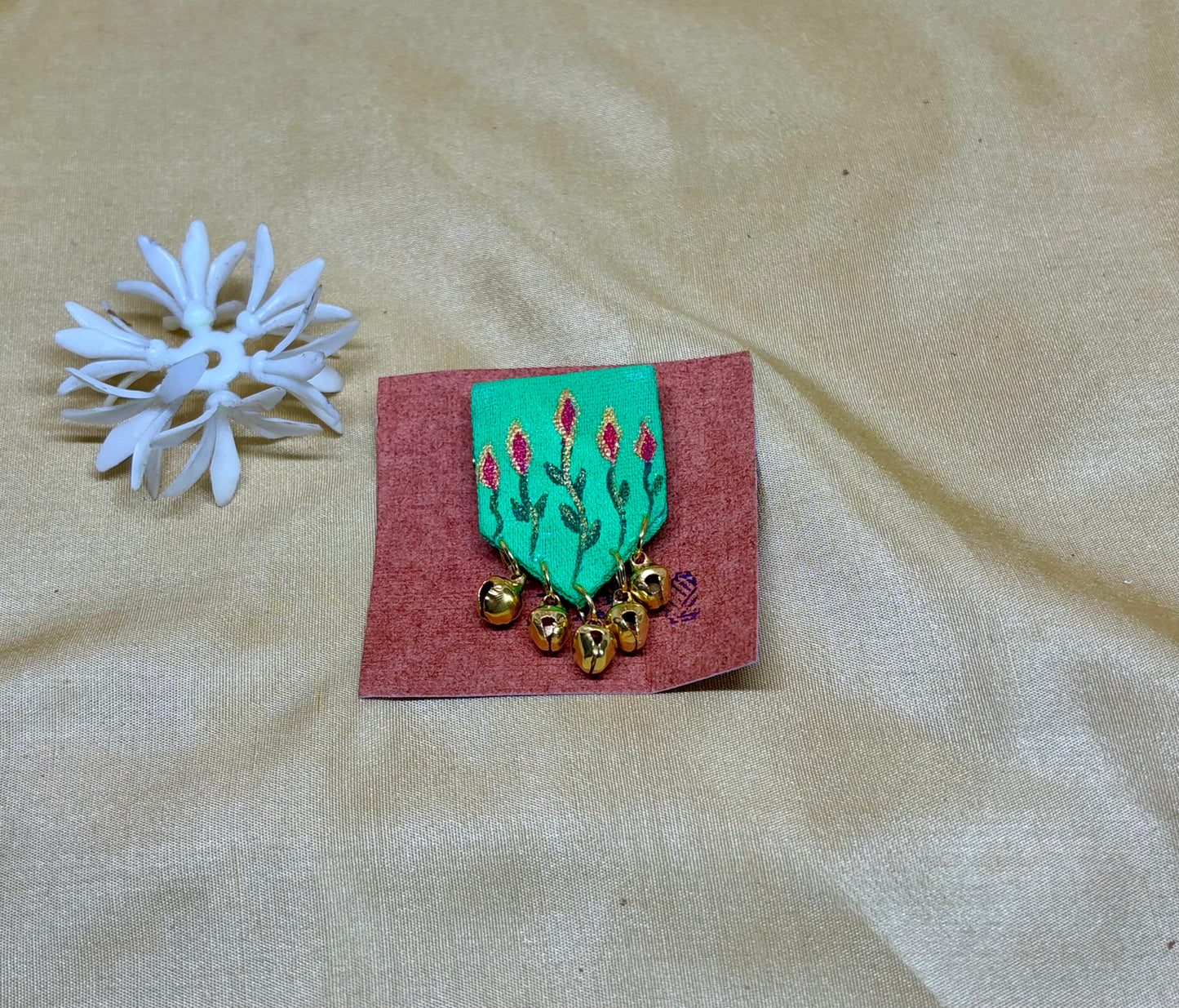 Hand-Painted Turquoise Leaf Saree Pin