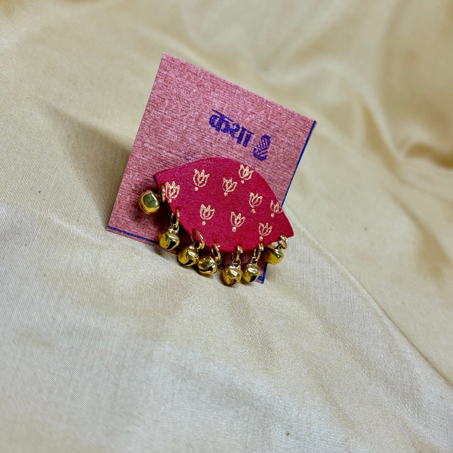 Hand-Painted Pink Floral Saree Pin