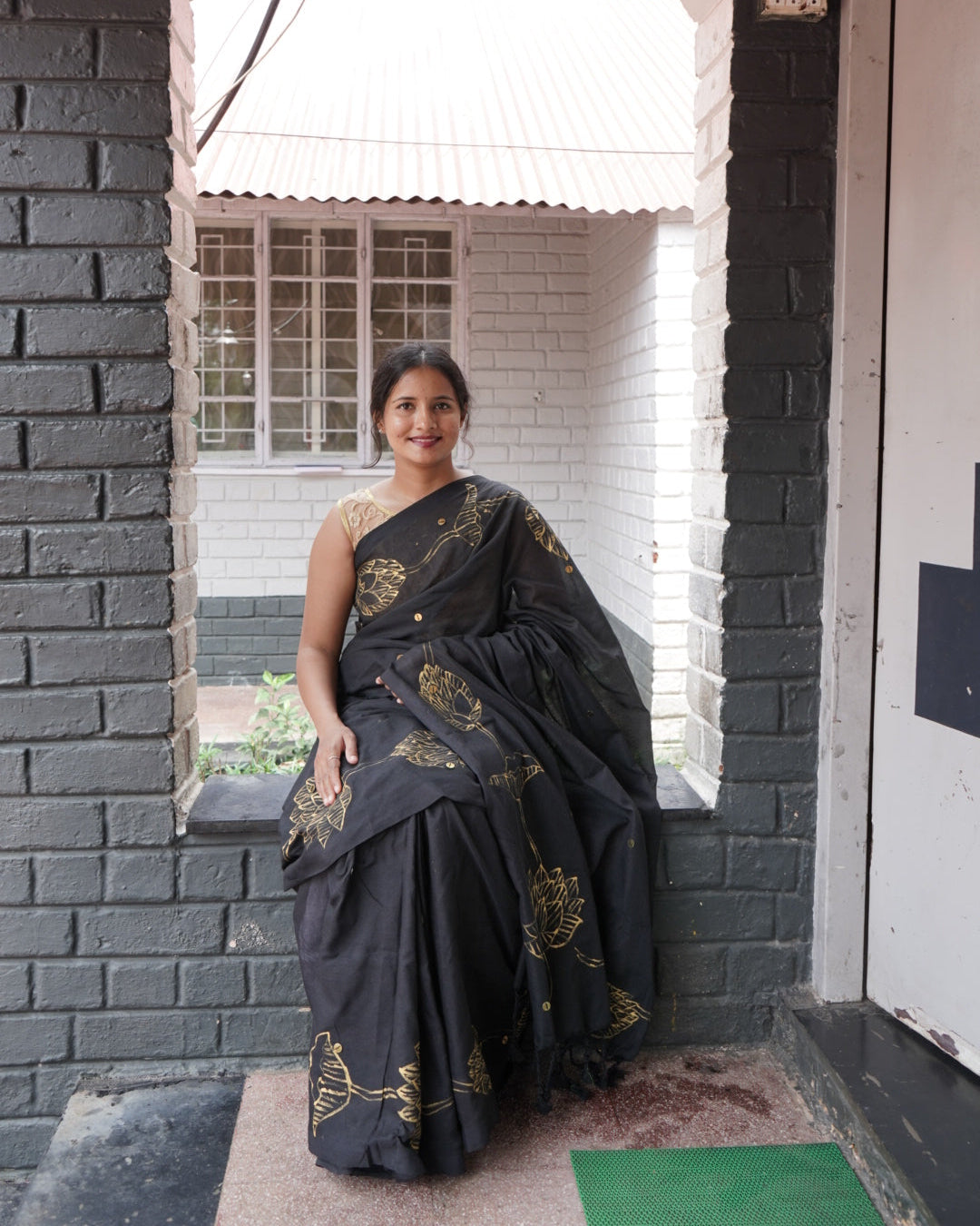 Neyara- Handpainted Saree