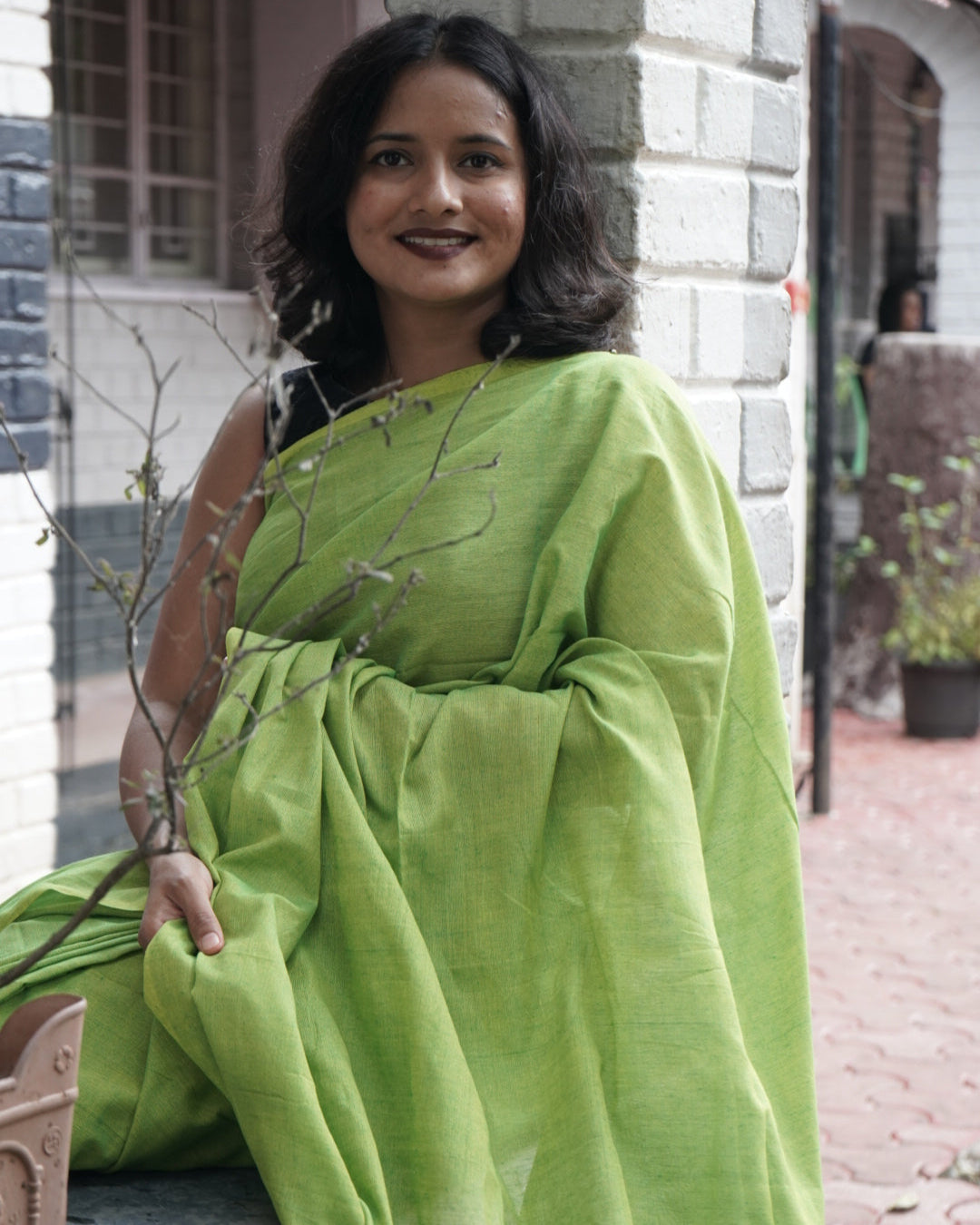 Pravah- Plain Saree