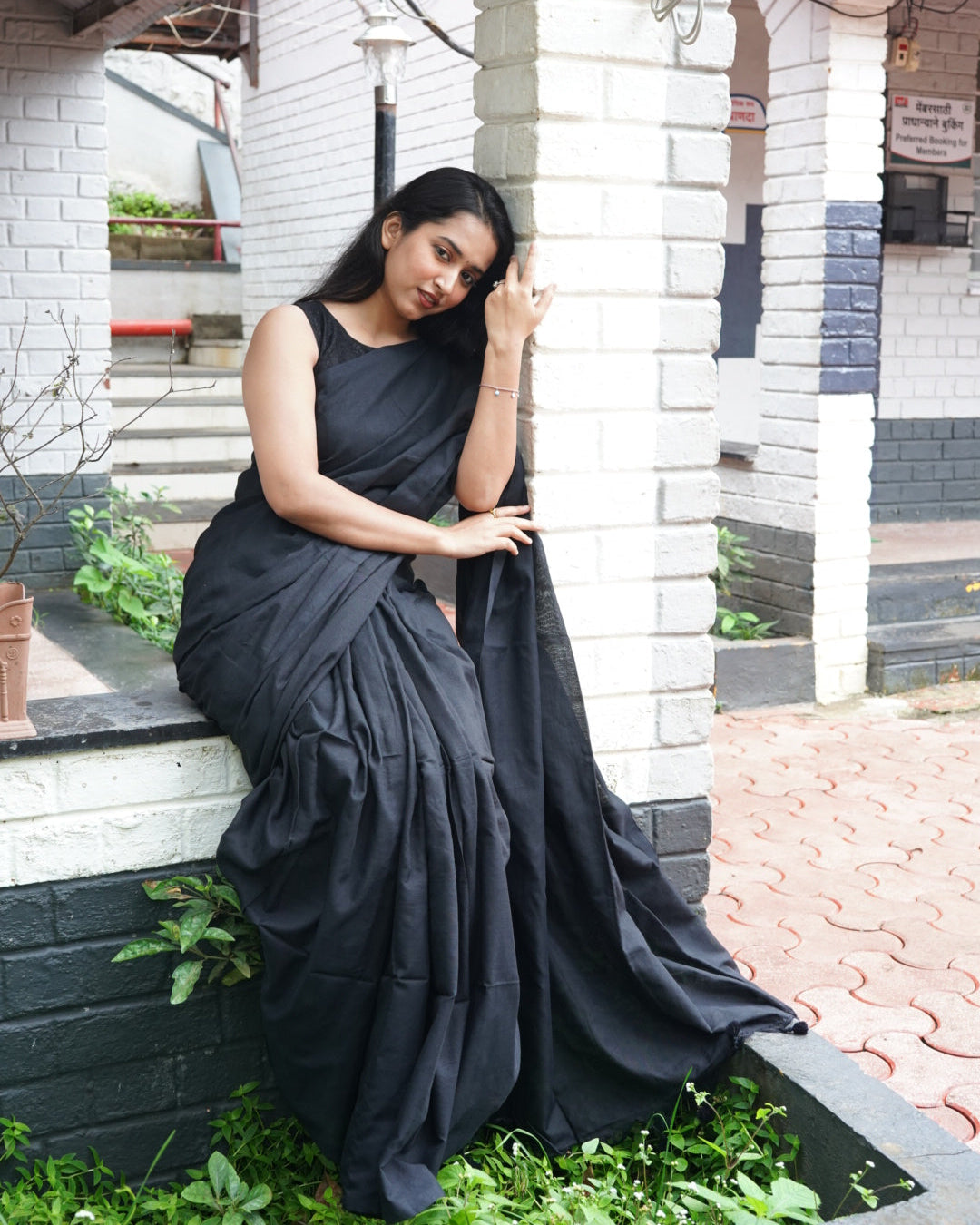 Ratri- Plain Saree