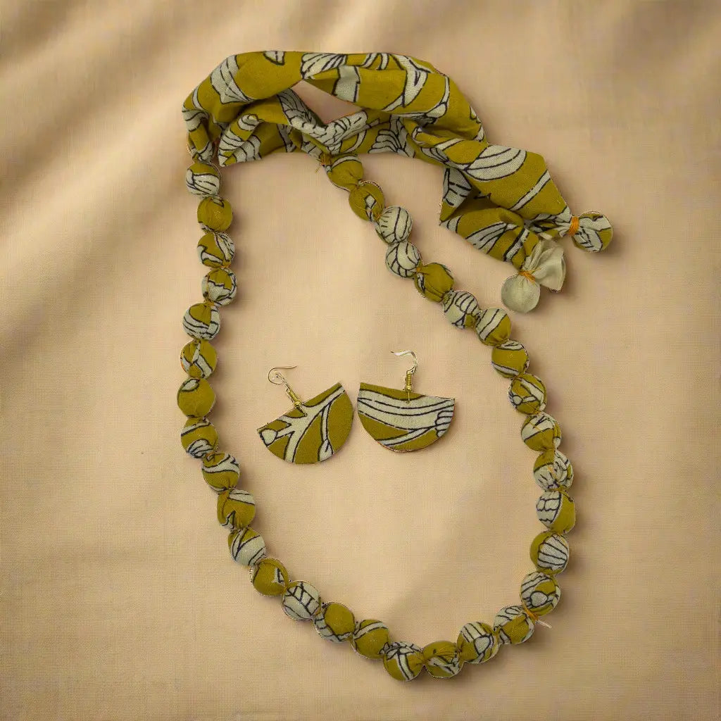 Kanika – Fabric Beaded Set
