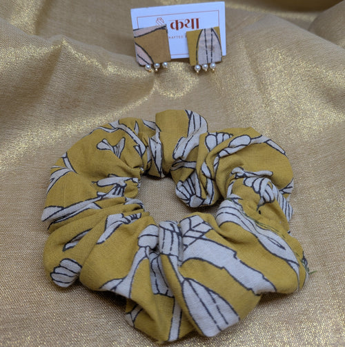 Yellow Kalamkari Studs & Scrunchie Combo