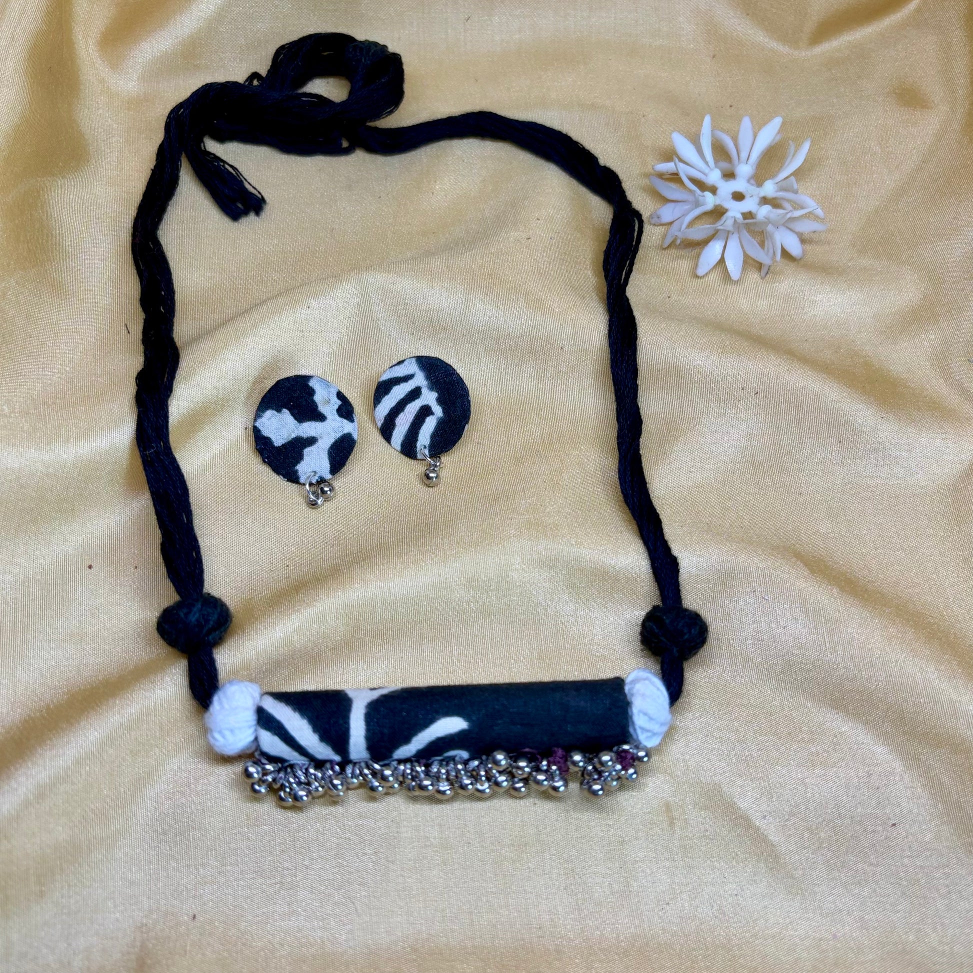 Monochrome Kalamkari Set