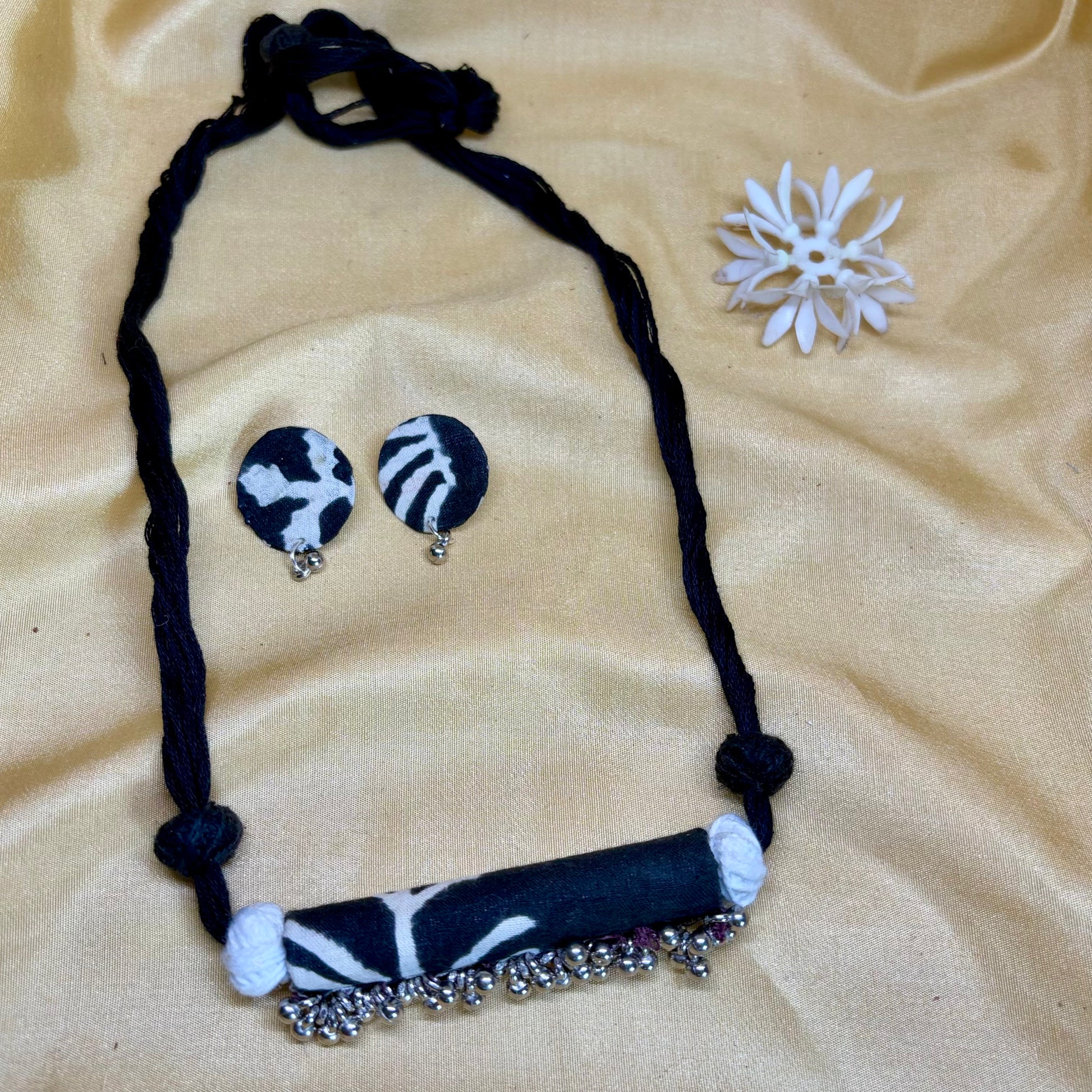 Monochrome Kalamkari Set