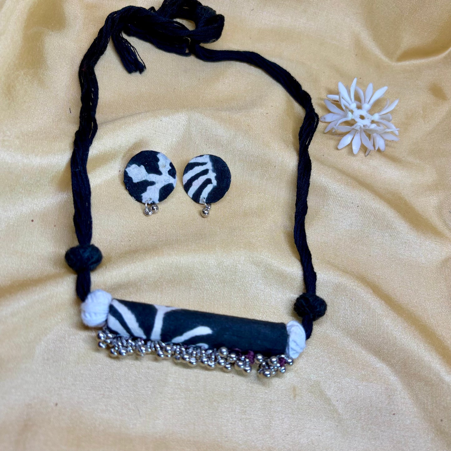 Monochrome Kalamkari Set