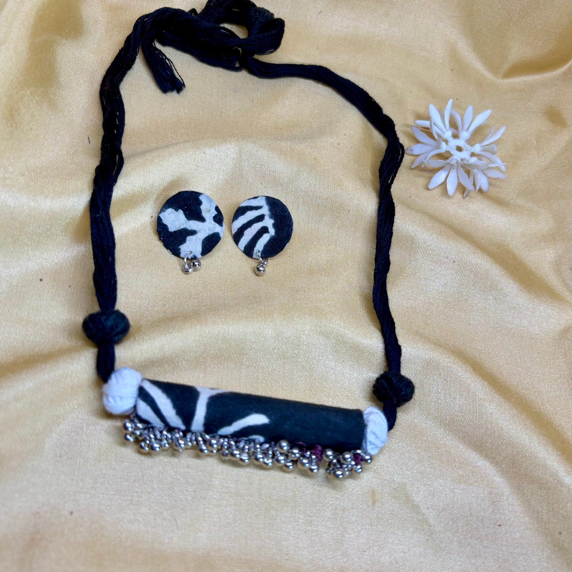 Monochrome Kalamkari Set