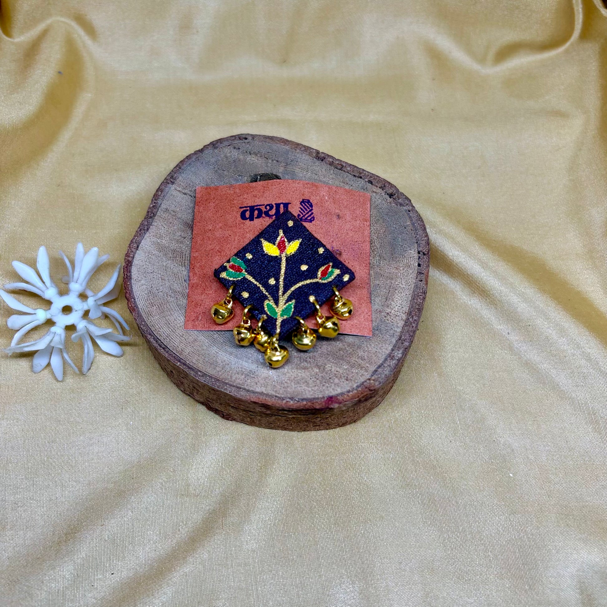 Hand-Painted Green Garden Saree Pin