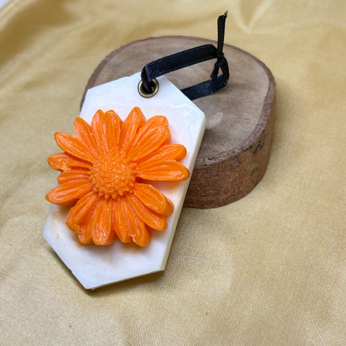 Daisy Wax Sachet