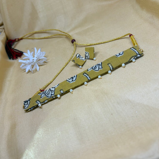 Olive Garden Kalamkari Choker Set