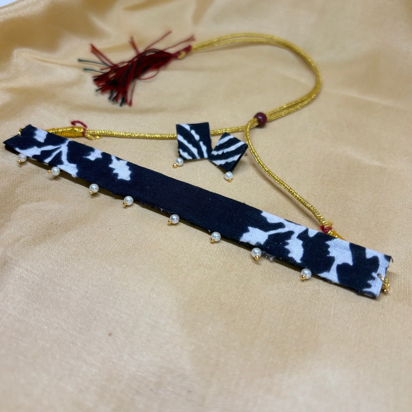 Monochrome Kalamkari Choker Set