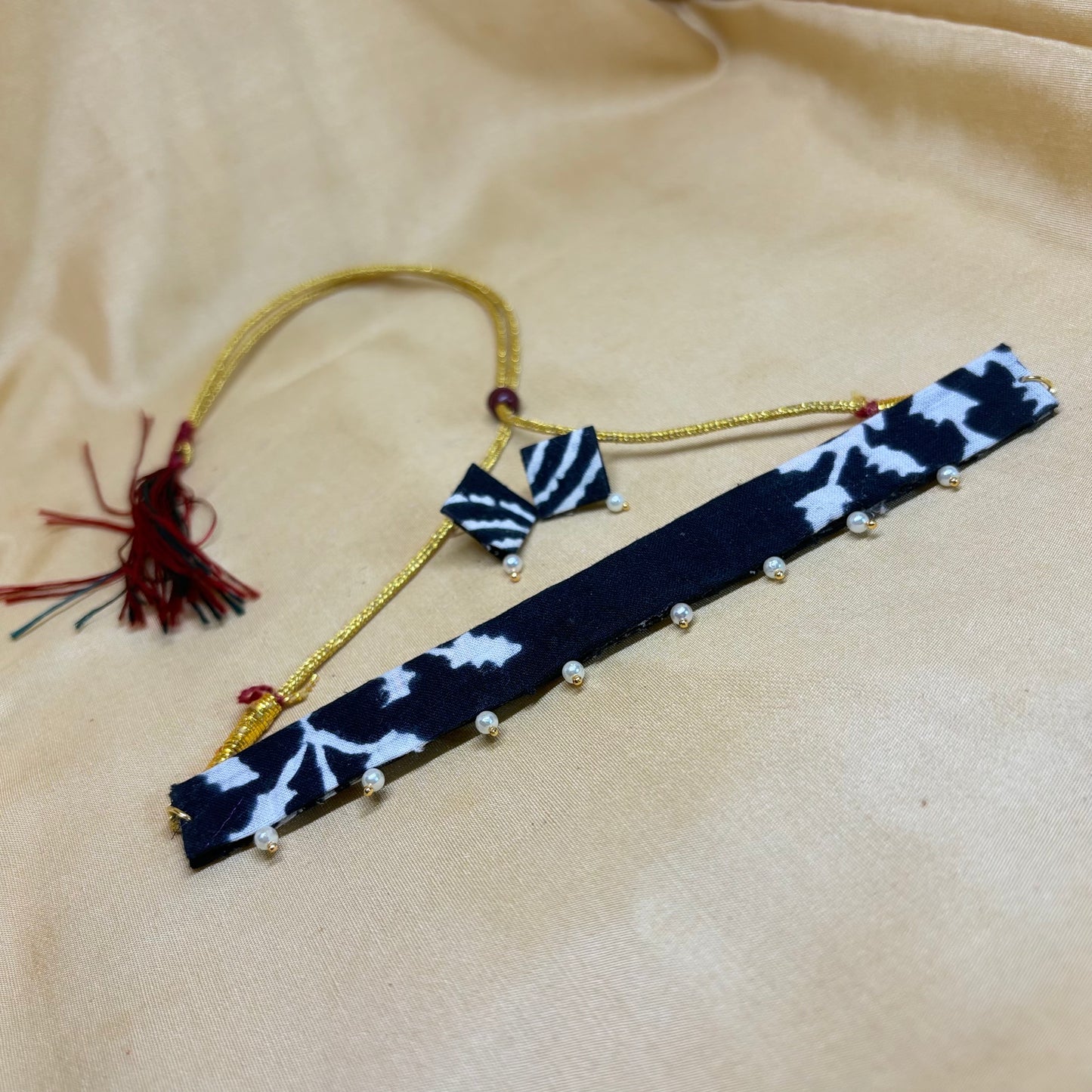 Monochrome Kalamkari Choker Set