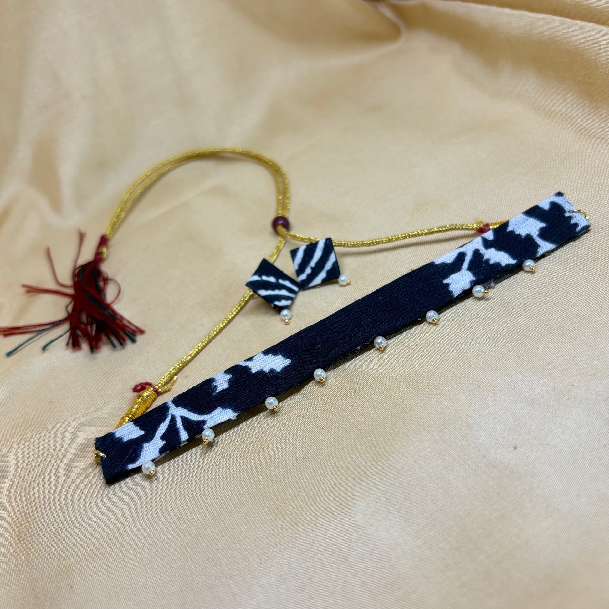 Monochrome Kalamkari Choker Set