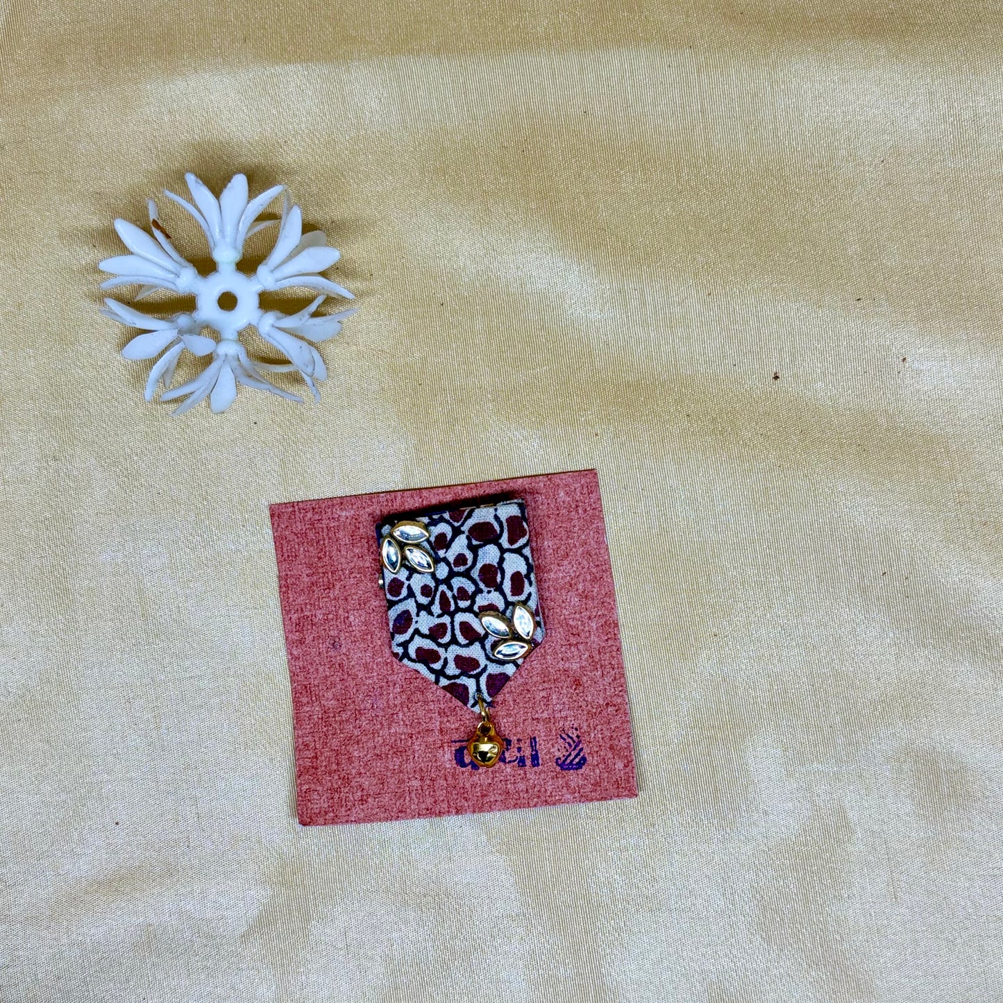 Kalamkari Floral Vine Saree Pin