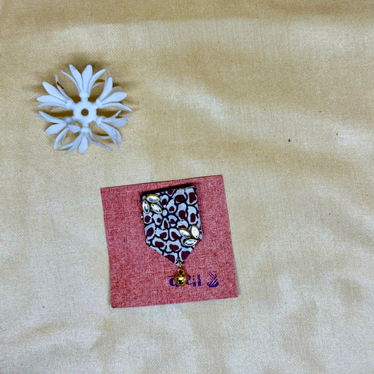 Kalamkari Floral Vine Saree Pin