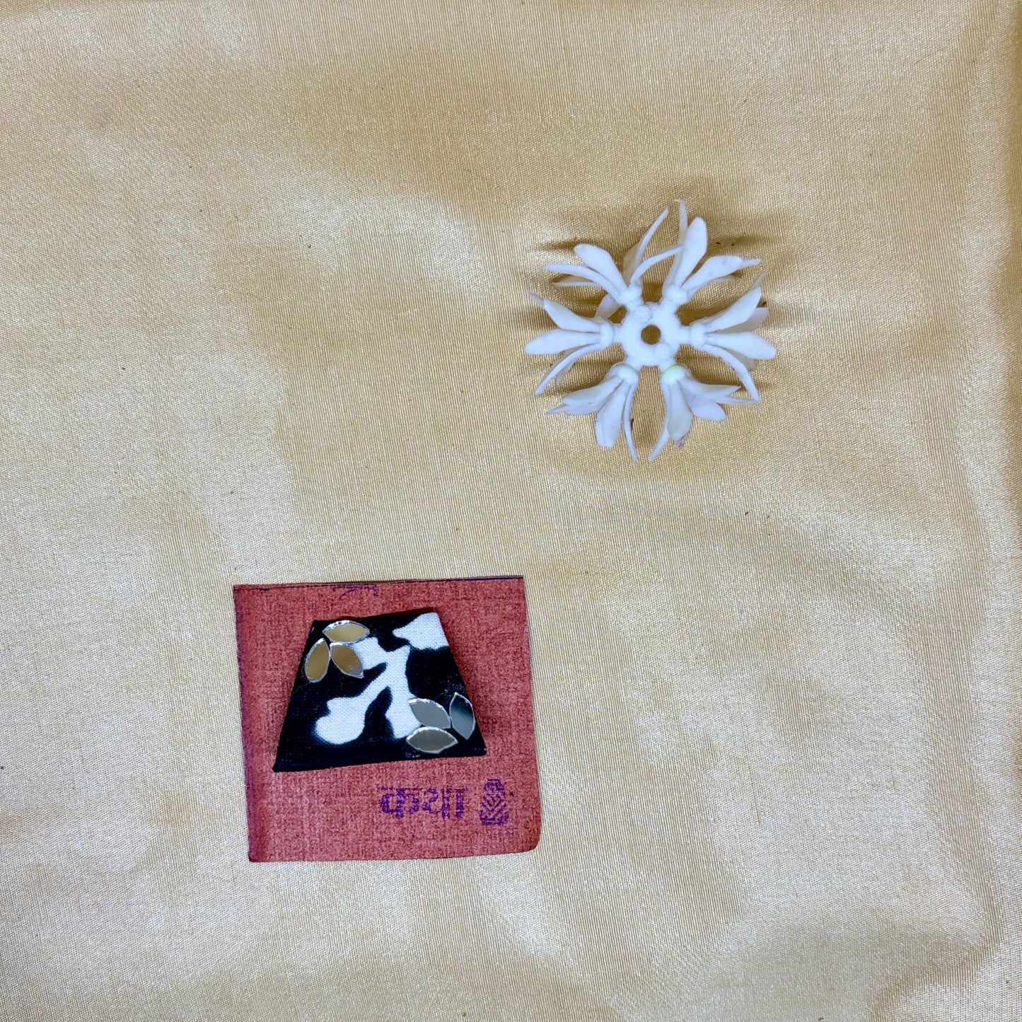 Kalamkari Peacock Bloom Saree Pin