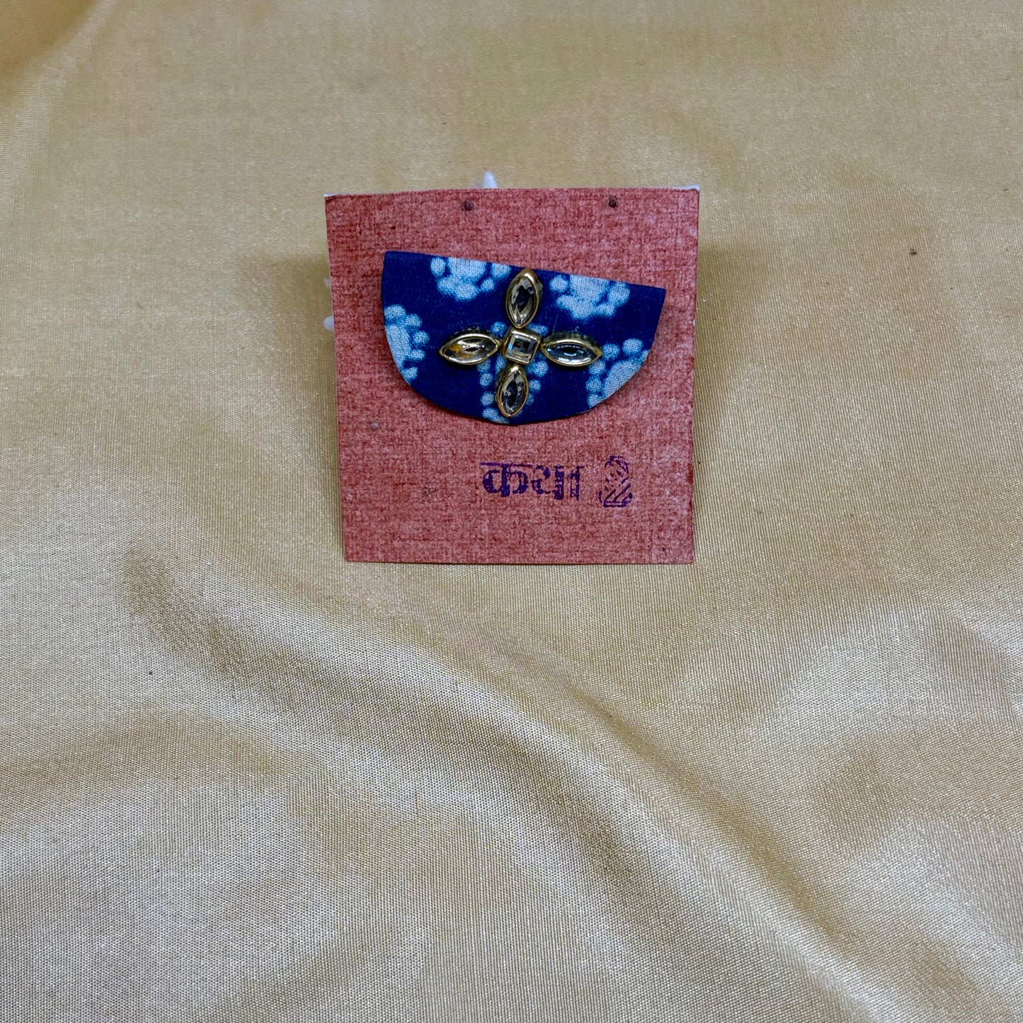 Kalamkari Floral Medallion Saree Pin