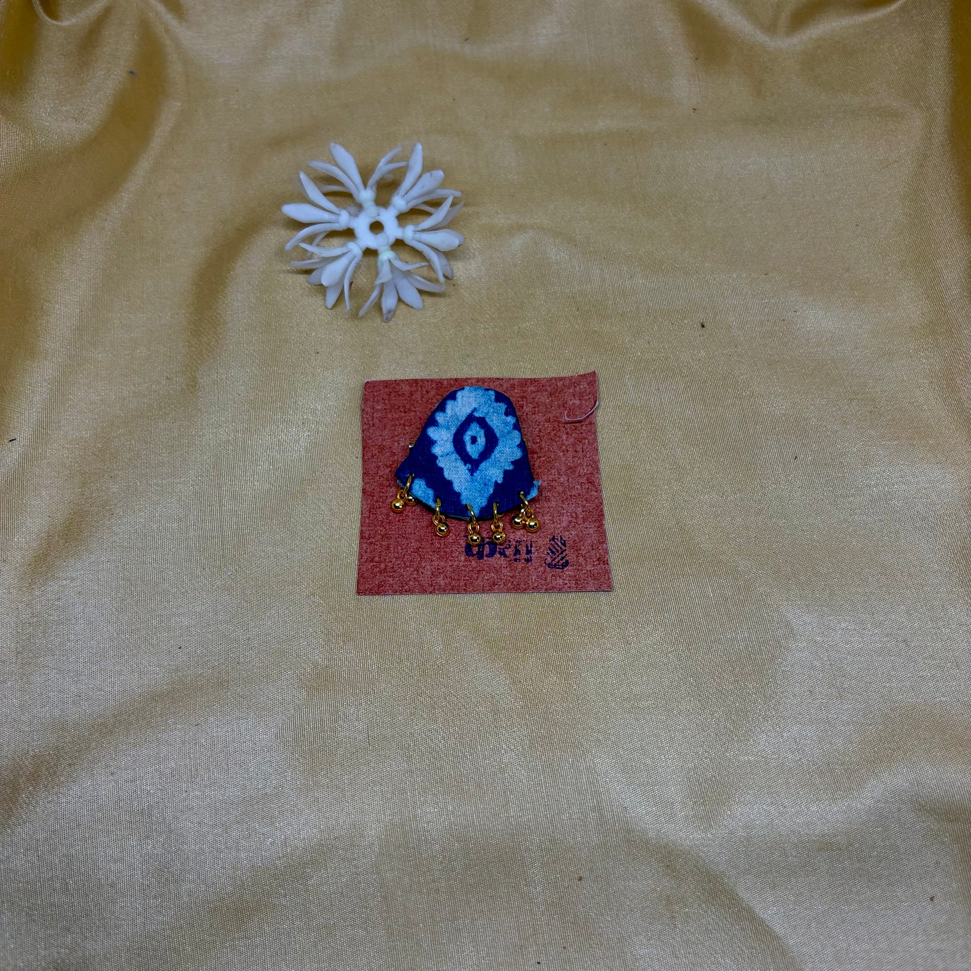 Kalamkari Indigo Floral Saree Pin