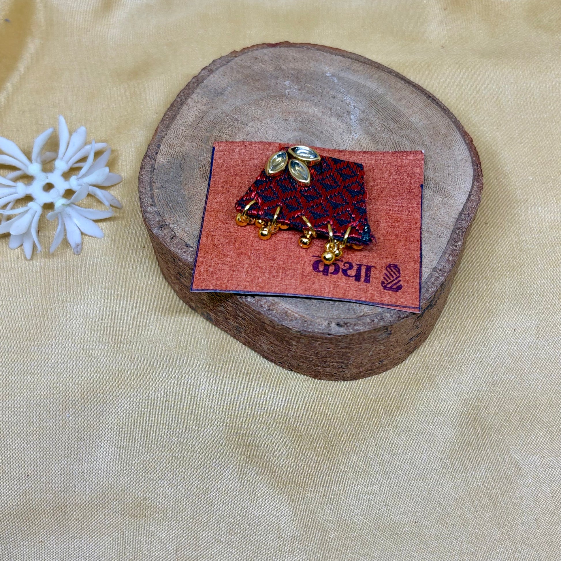 Khan Red Floral Saree Pin