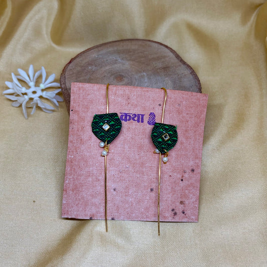 Khun Green Round Ear Cuff