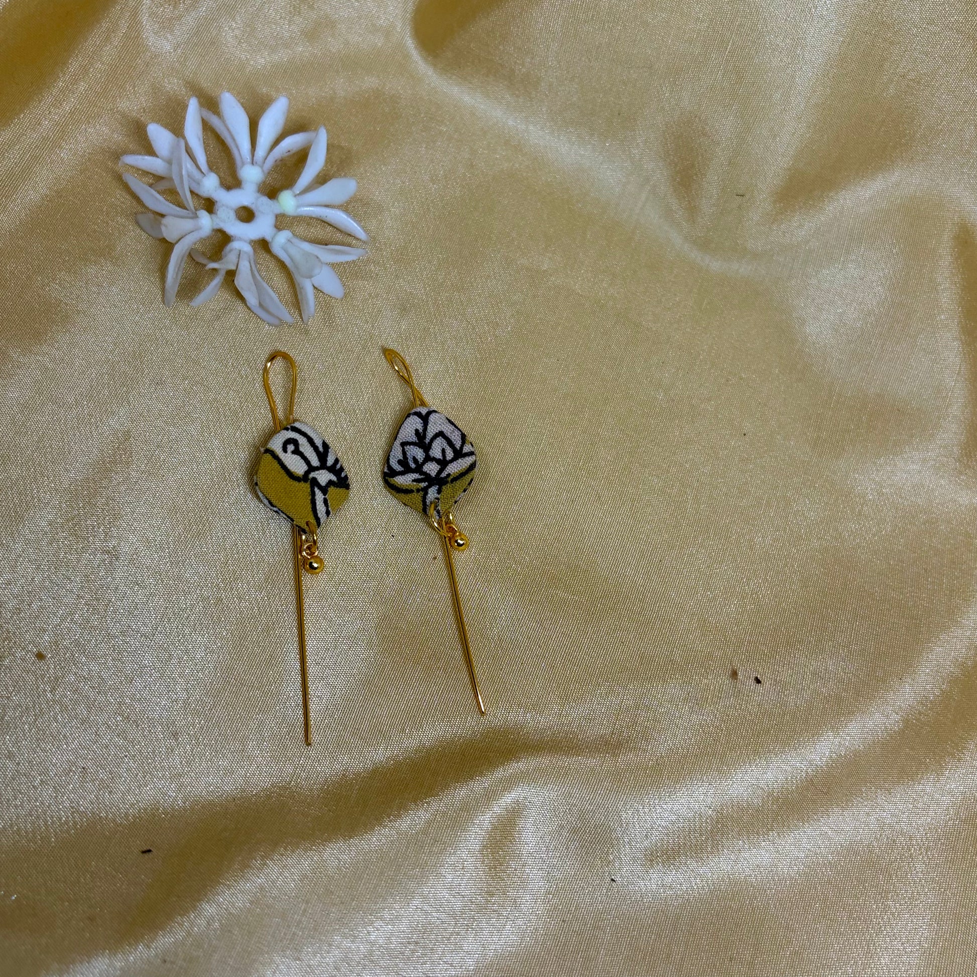 Kalamkari Beige Floral Ear Cuff