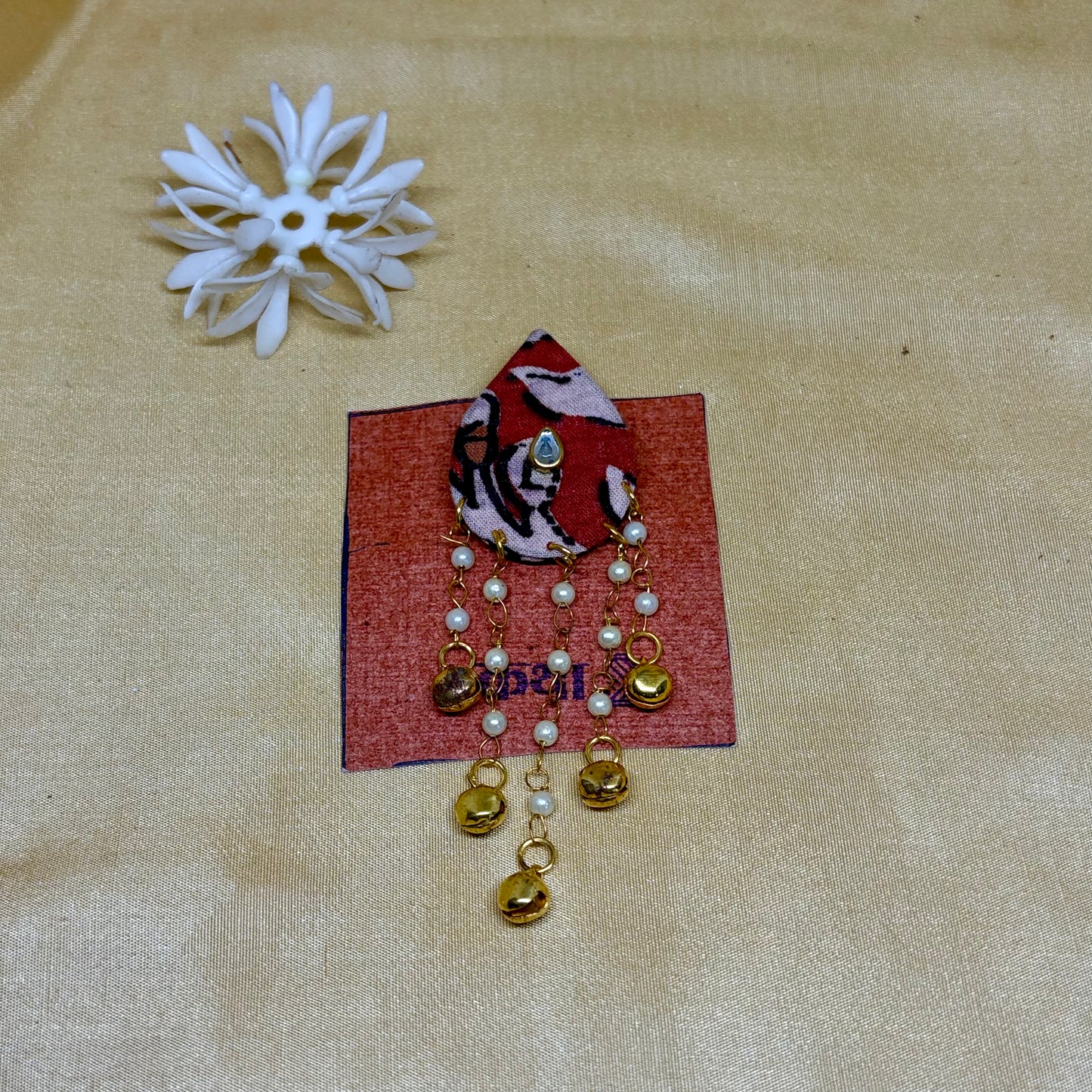 Kalamkari Paisley Charm Saree Pin