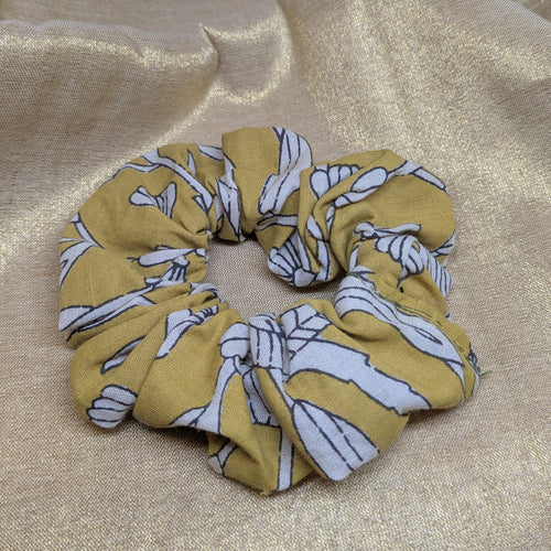 Yellow Kalamkari Studs & Scrunchie Combo